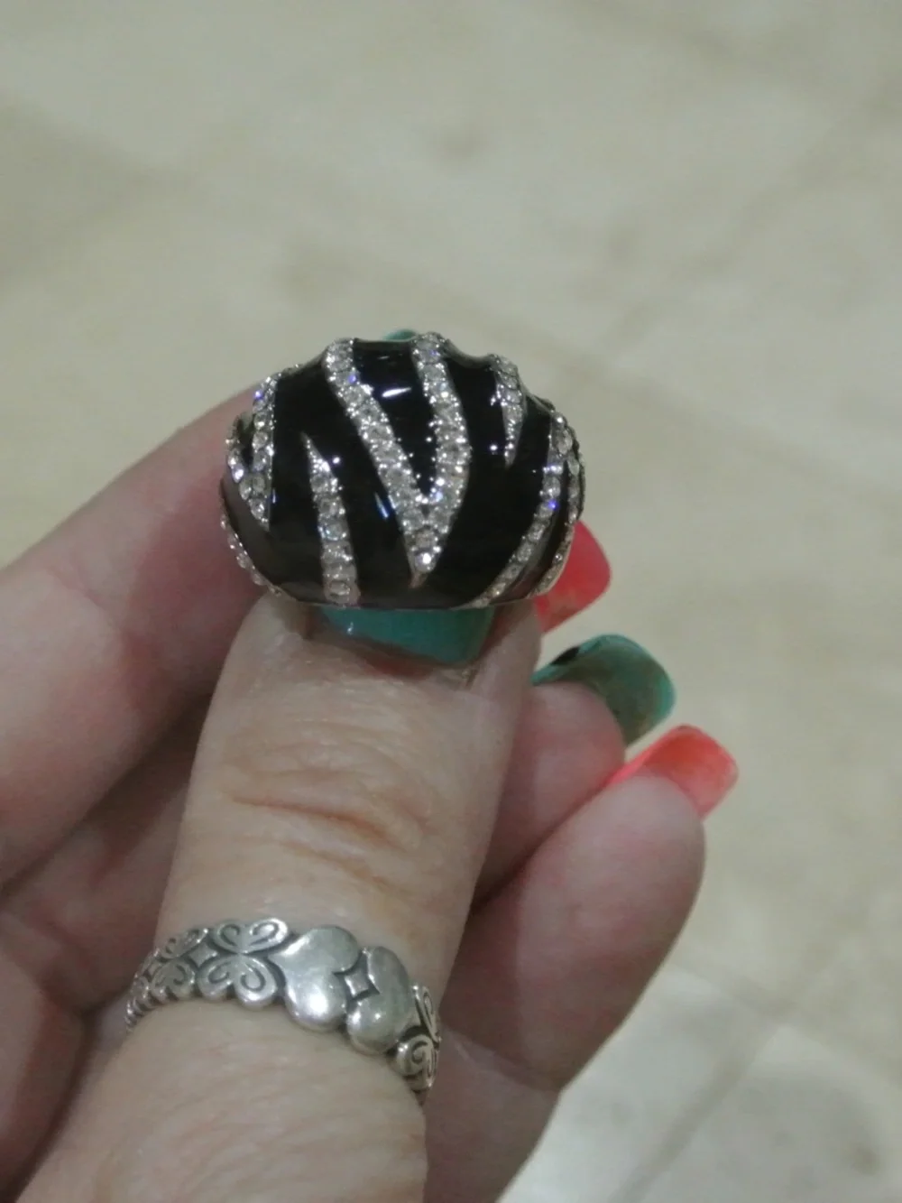BLACK ENAMEL AND RHINESTONE ANIMAL DESIGN RING